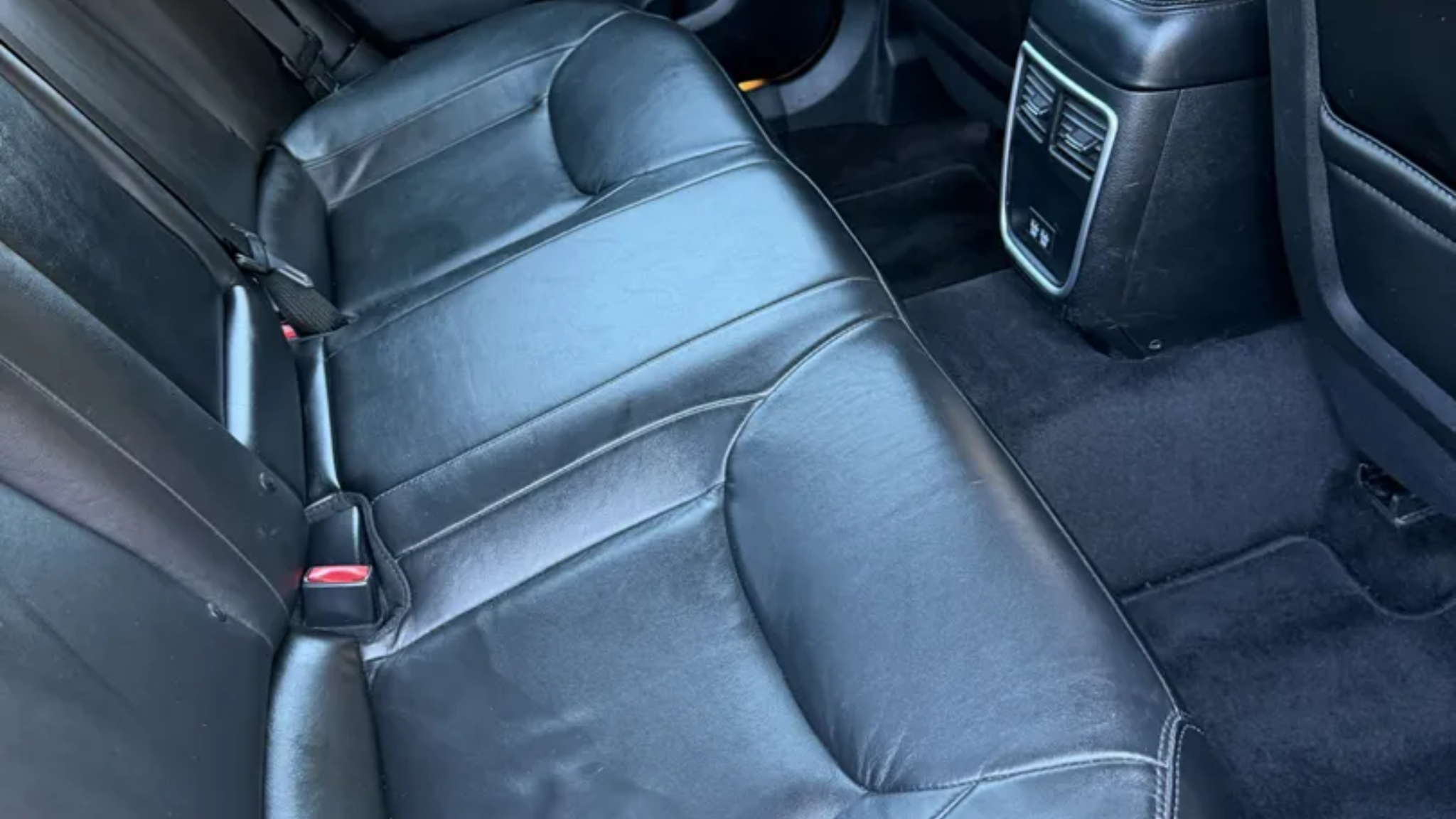 Used 2018 Chrysler 300 Touring L AWD/4WD image 4