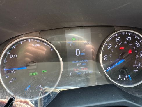 Used 2021 Toyota RAV4 XLE Premium AWD/4WD image 15