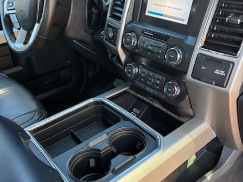 Used 2019 Ford F250 Lariat w/ Lariat Ultimate Package image 13