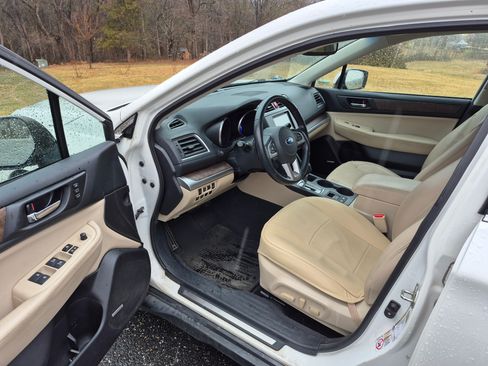 Used 2016 Subaru Outback 2.5i Limited image 6