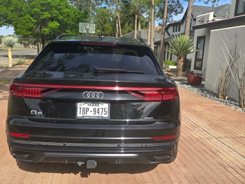 Used 2023 Audi Q8 Prestige w/ Prestige Package image 4