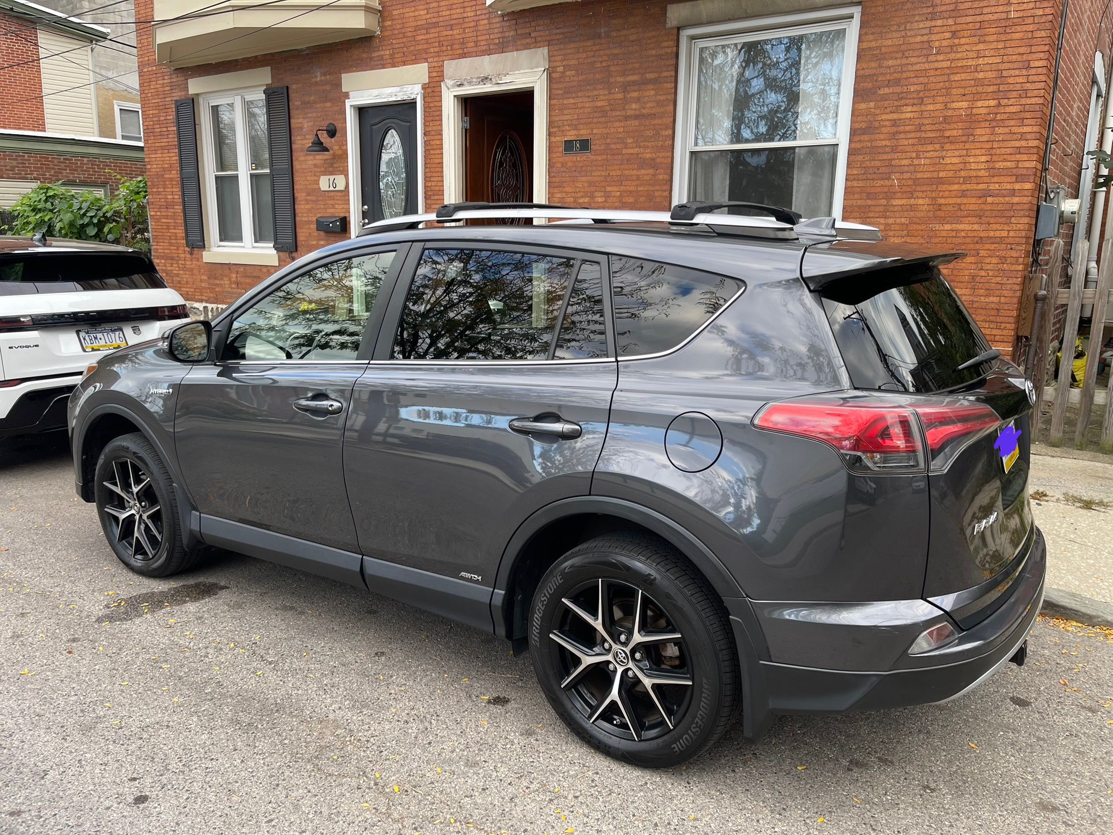 Used 2018 Toyota RAV4 SE AWD/4WD image 14