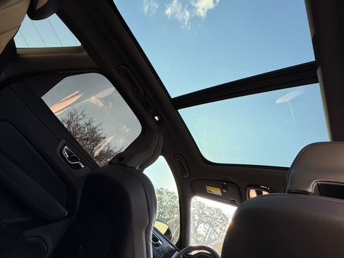 Used 2024 Volvo XC60 B5 Ultimate w/ Protection Package Premier image 23