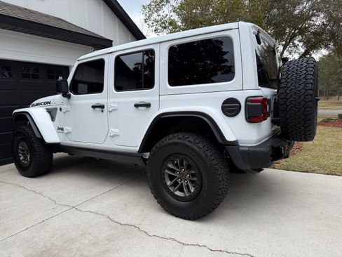 Used 2024 Jeep Wrangler Unlimited Rubicon 392 image 4