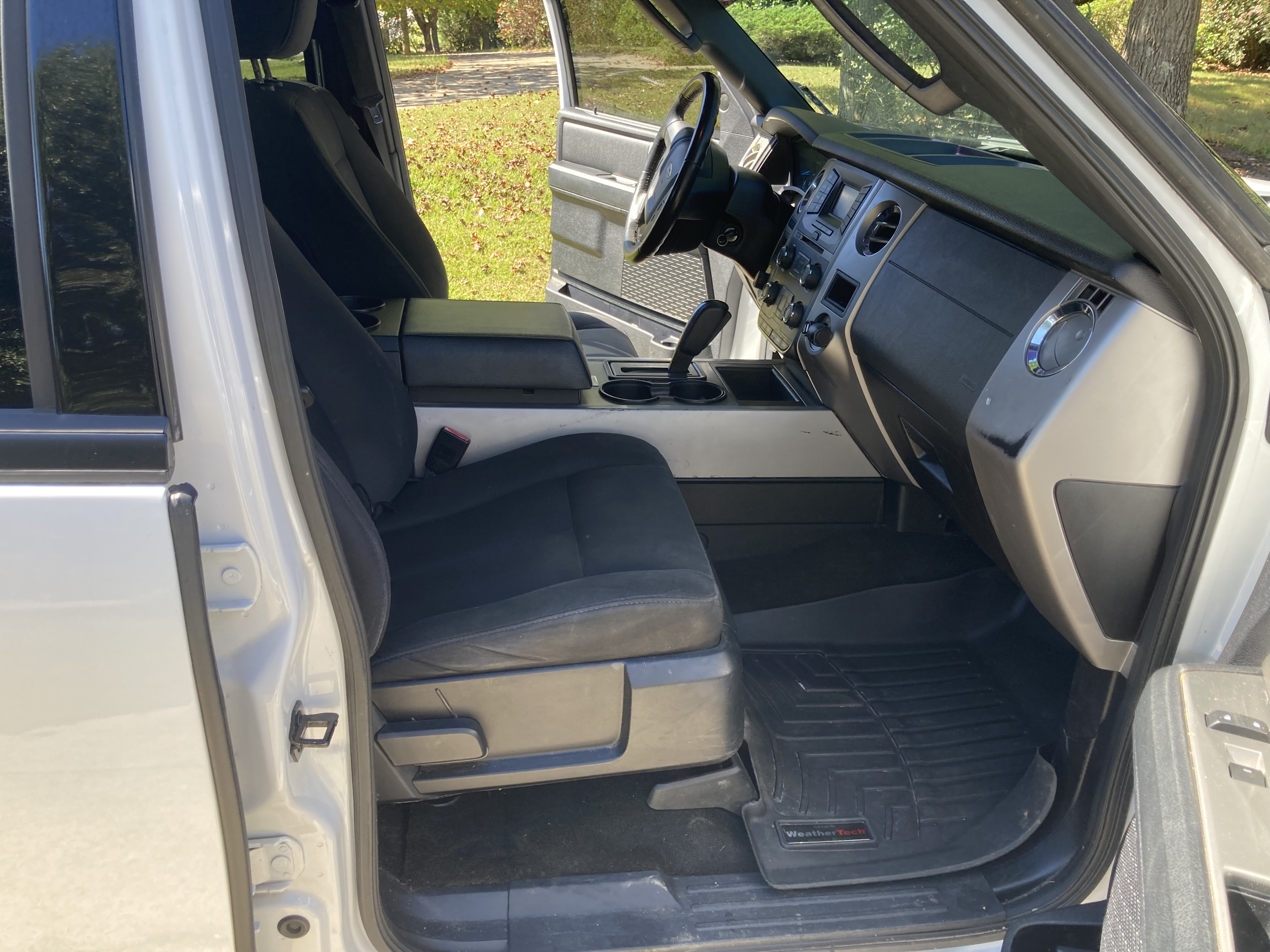 Used 2017 Ford Expedition XLT AWD/4WD image 9