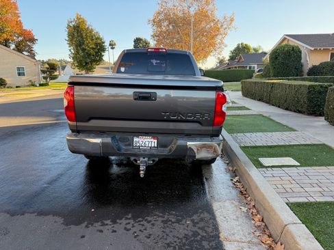 Used 2015 Toyota Tundra SR5 image 6