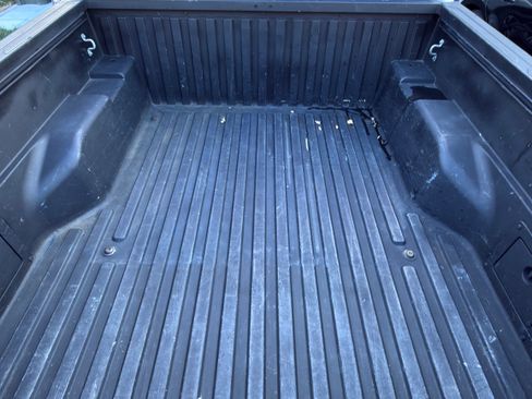 Used 2017 Toyota Tacoma TRD Sport image 8