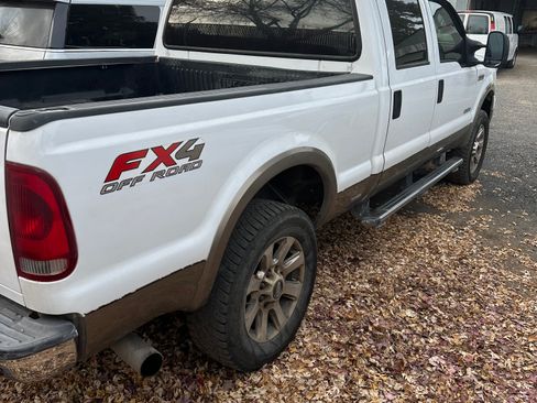 Used 2005 Ford F250 Lariat image 6