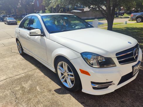 Used 2014 Mercedes-Benz C 250 Sedan image 6