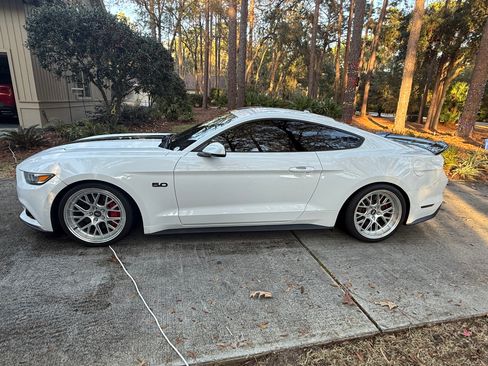 Used 2015 Ford Mustang GT Premium w/ Equipment Group 401A image 5