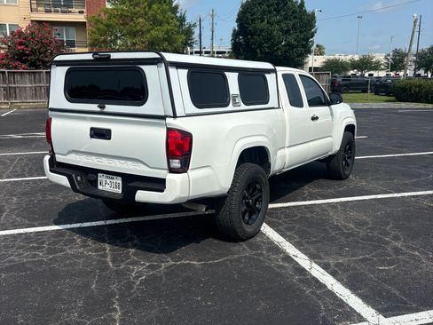 Used 2021 Toyota Tacoma SR RWD image 8