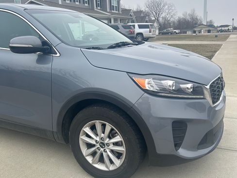 Used 2020 Kia Sorento LX image 1