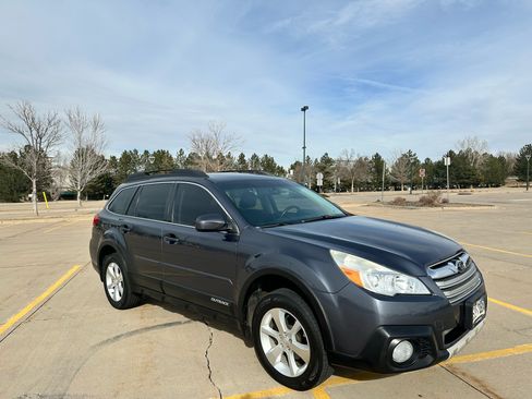 Used 2014 Subaru Outback 2.5i Limited w/ Moonroof Package image 2