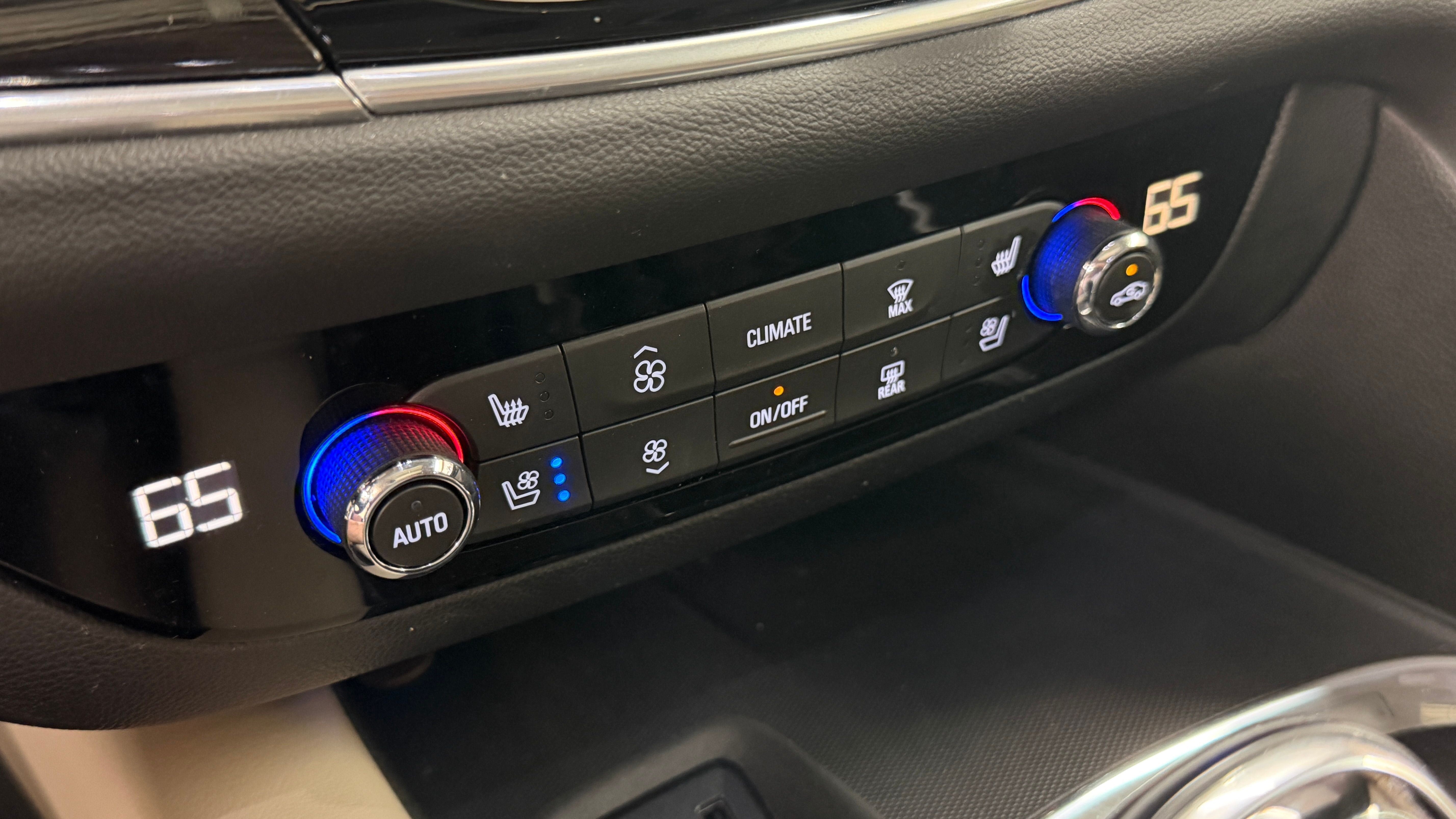Used 2018 Buick Enclave Premium FWD image 17