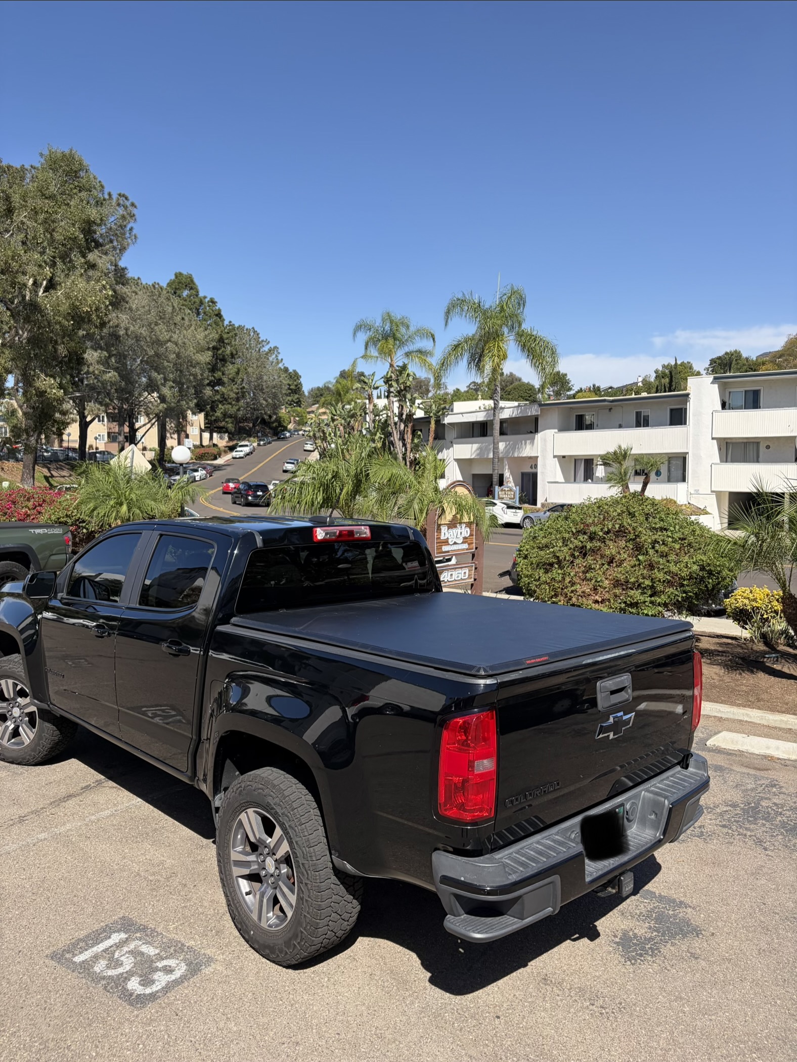 Used 2016 Chevrolet Colorado LT w/ Midnight Edition AWD/4WD image 9