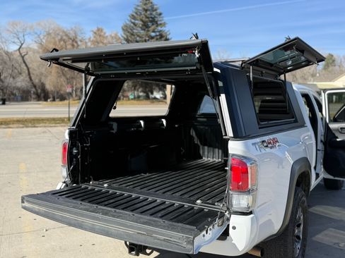 Used 2023 Toyota Tacoma TRD Off-Road image 10
