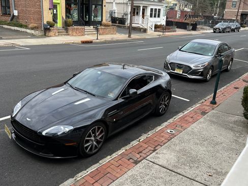 Used 2013 Aston Martin V8 Vantage Coupe image 5