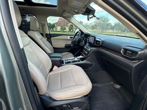 Used 2020 Ford Explorer Limited image 11