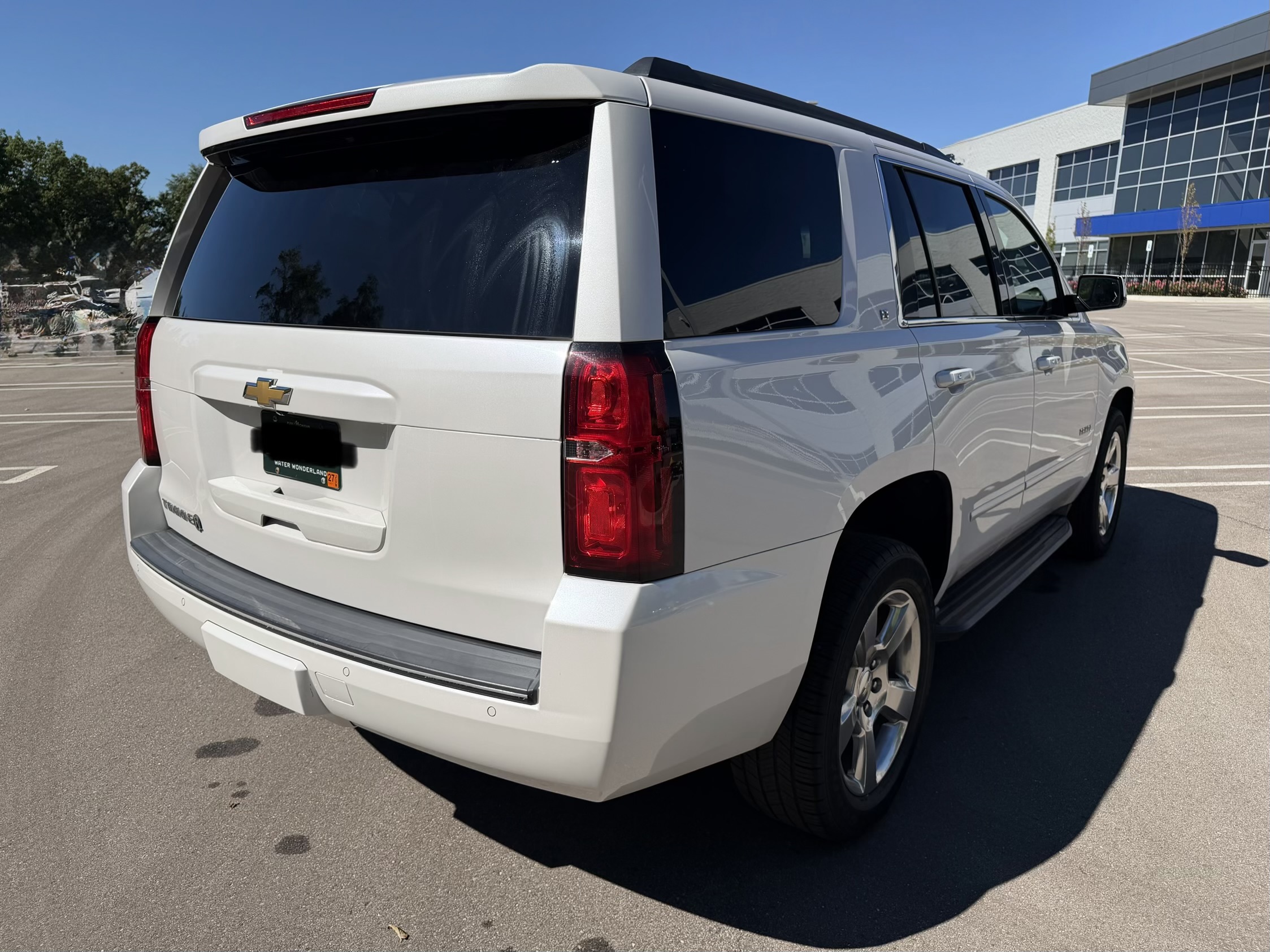 Used 2016 Chevrolet Tahoe LT w/ Luxury Package AWD/4WD image 8