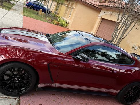 Used 2019 Ford Mustang Shelby GT350 w/ Technology Package image 8