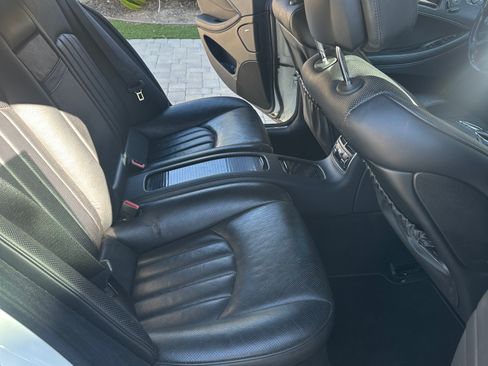Used 2008 Mercedes-Benz CLS 550 image 9