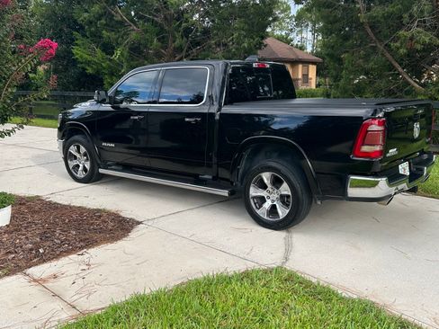 Used 2019 RAM 1500 Laramie AWD/4WD image 6