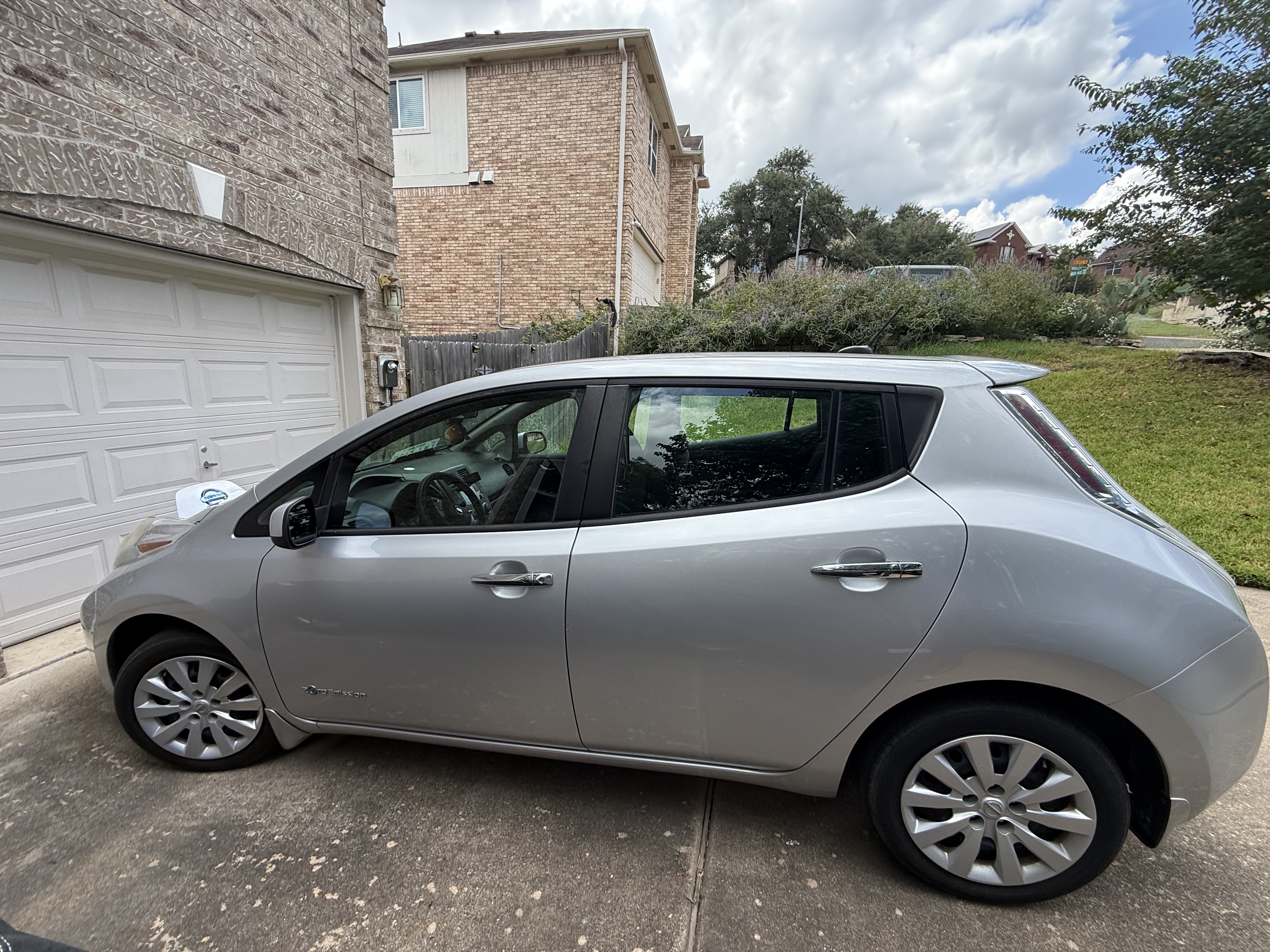 Used 2016 Nissan Leaf S w/ Charger Package FWD image 4