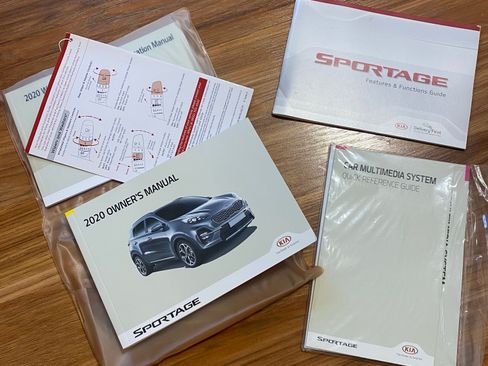 Used 2020 Kia Sportage EX image 16