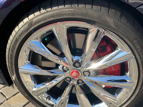 Used 2021 Jaguar F-TYPE R image 4