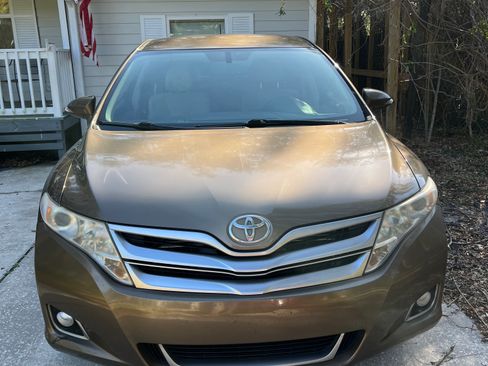 Used 2013 Toyota Venza LE image 1