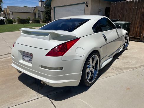 Used 2006 Nissan 350Z Touring w/ (N93) Cargo Convenience Pkg RWD image 1