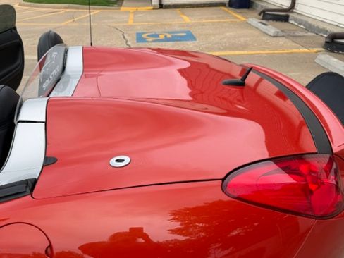 Used 2008 Pontiac Solstice GXP w/ Premium Package RWD image 17