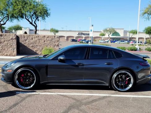 Used 2018 Porsche Panamera 4 image 2