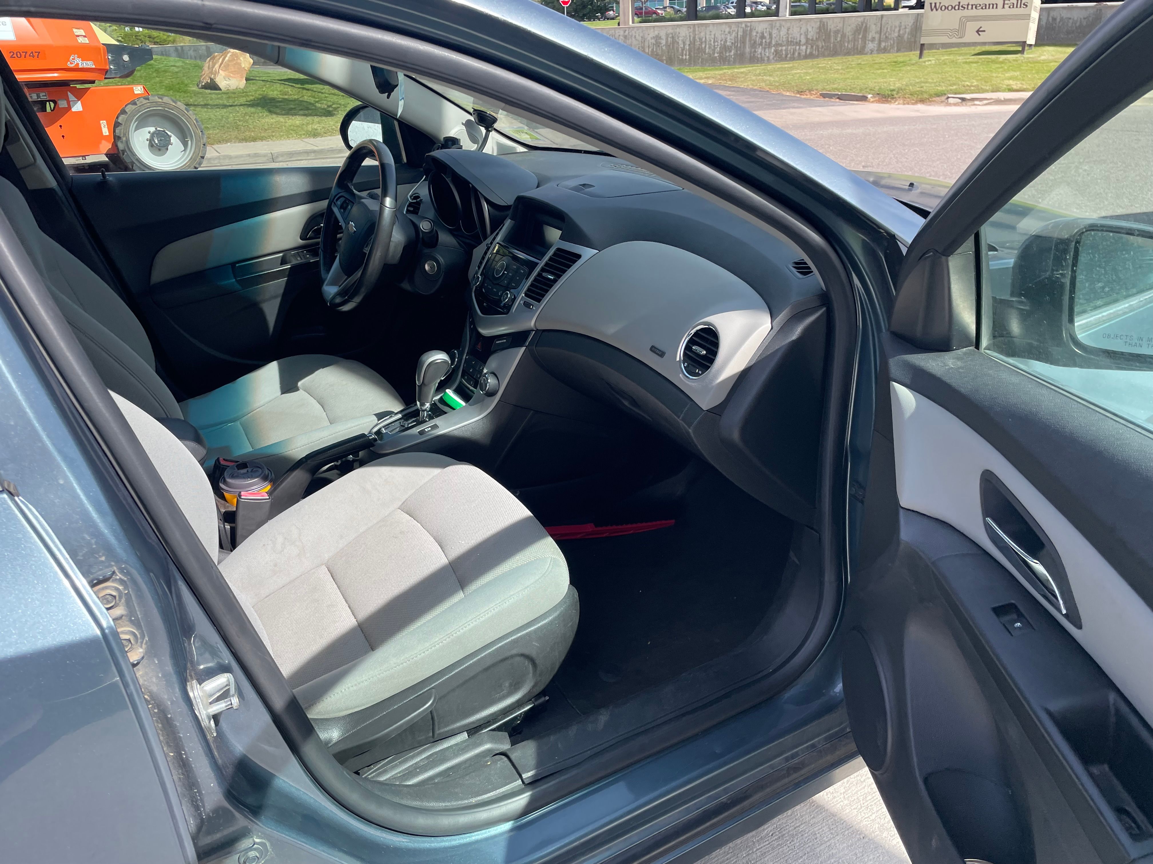 Used 2012 Chevrolet Cruze LT FWD image 9