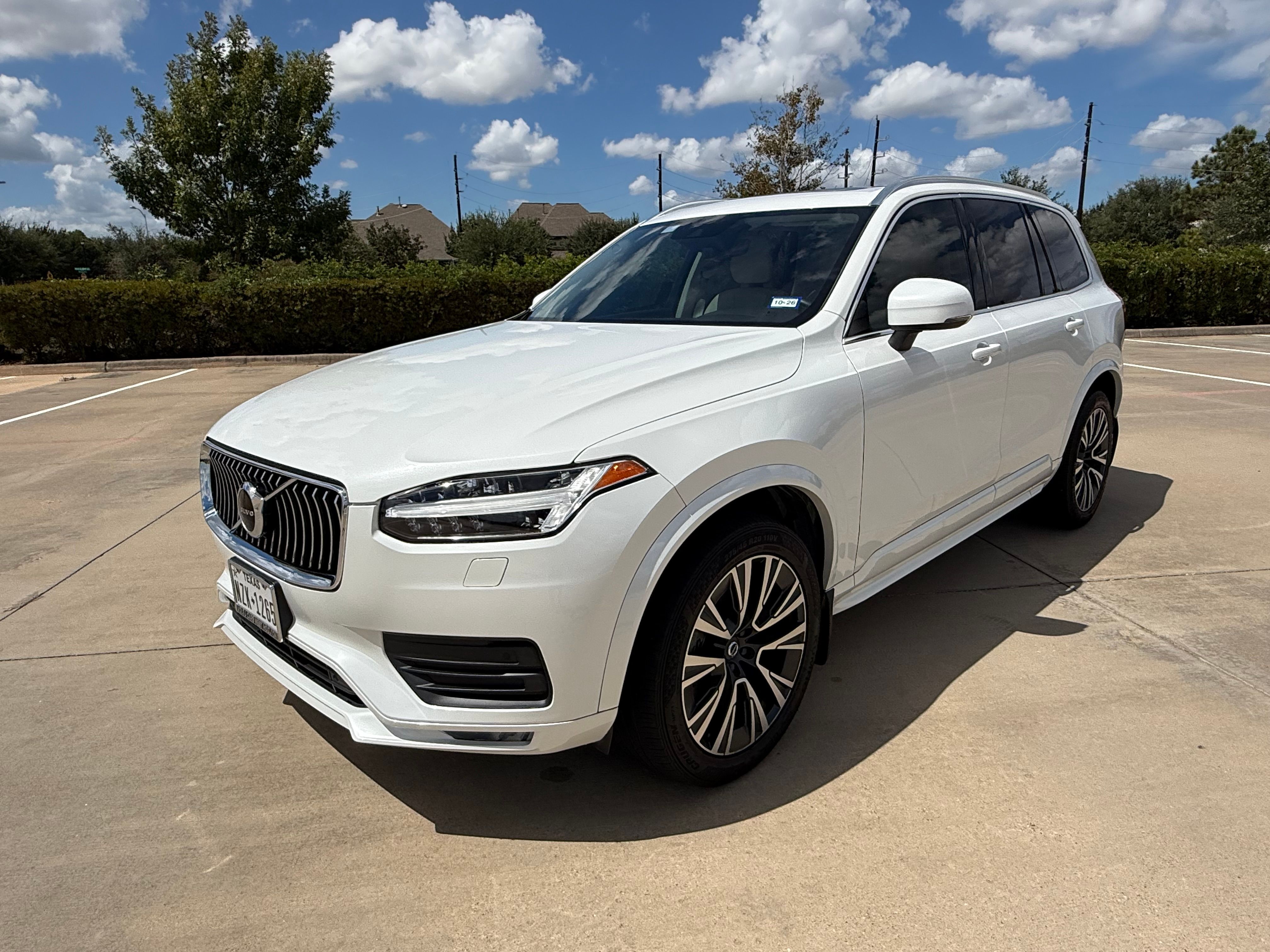 Used 2021 Volvo XC90 T5 Momentum w/ Protection Package Premier FWD image 2