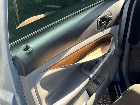 Used 2004 Volkswagen Passat GLS image 12