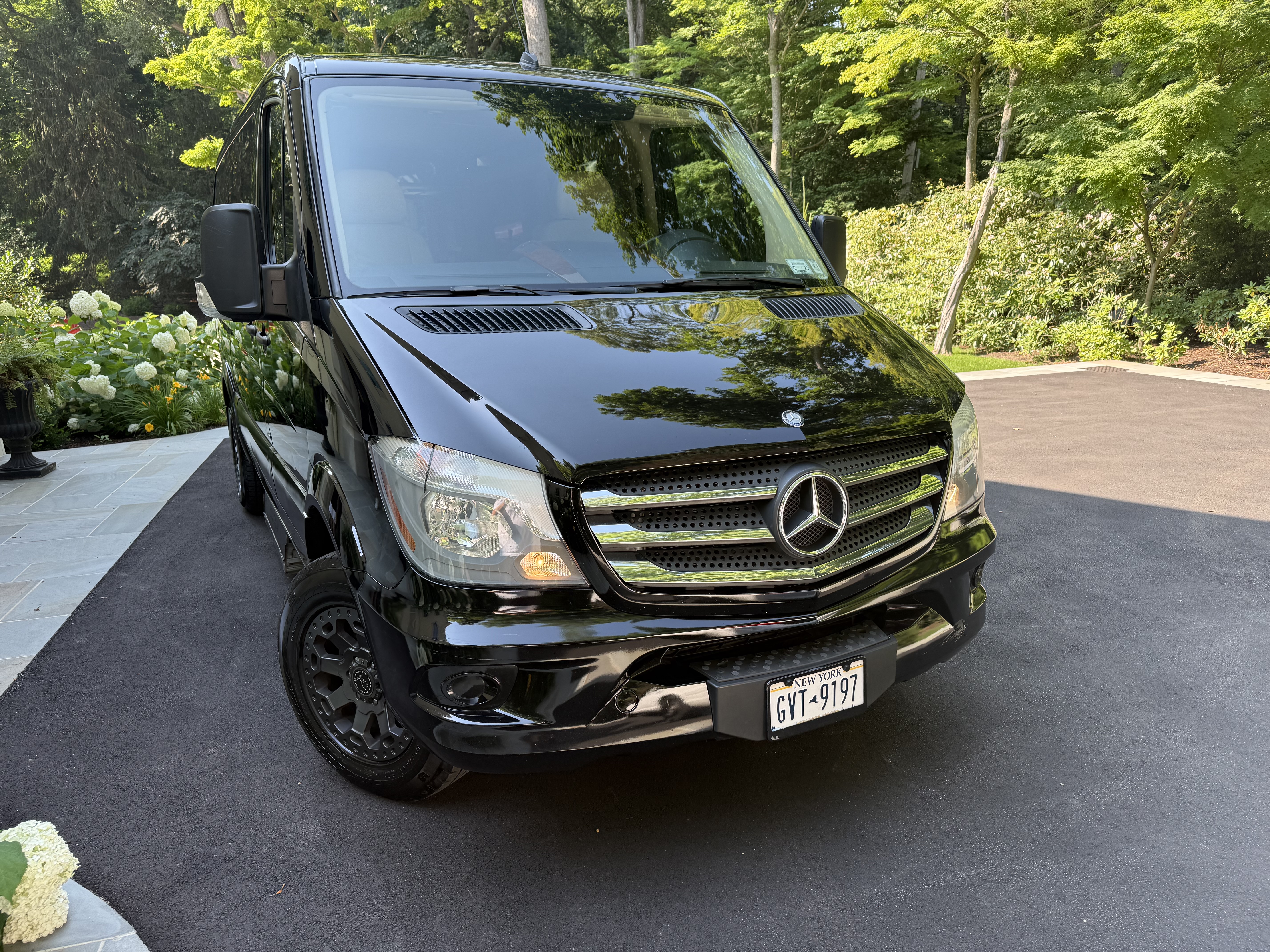Used 2015 Mercedes-Benz Sprinter 2500 image 2