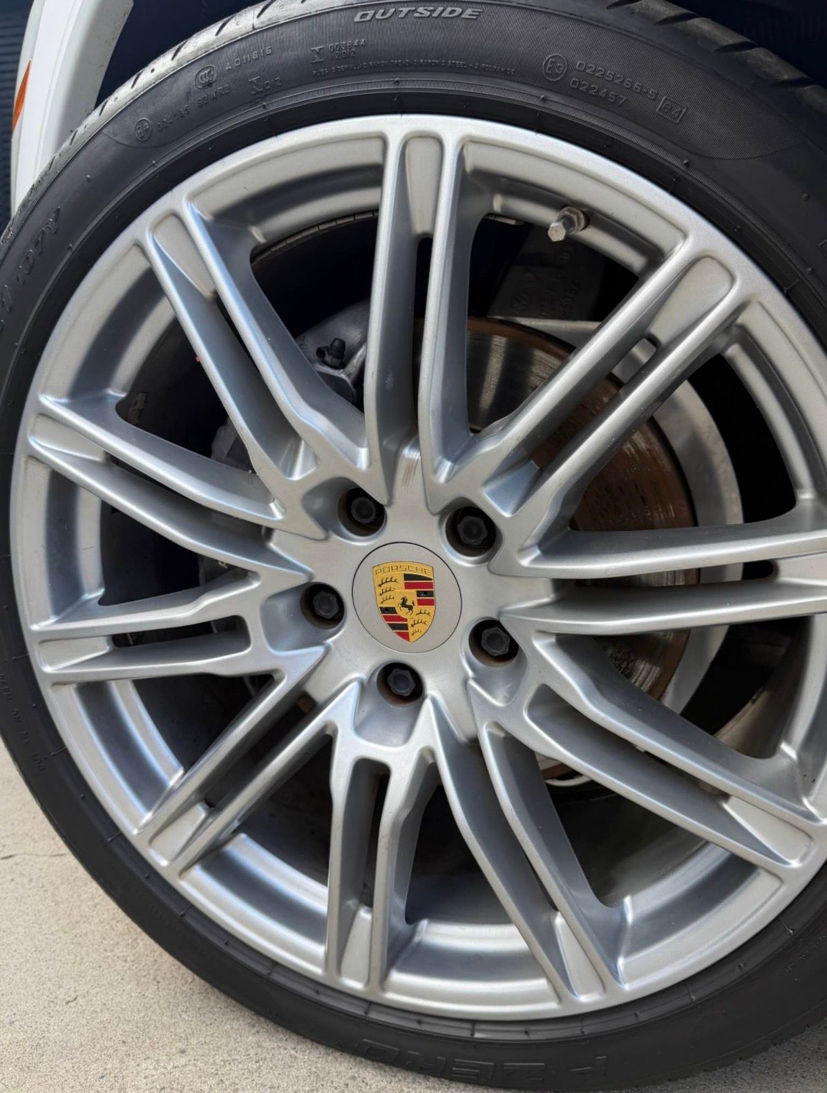 Used 2017 Porsche Cayenne Platinum Edition AWD/4WD image 14
