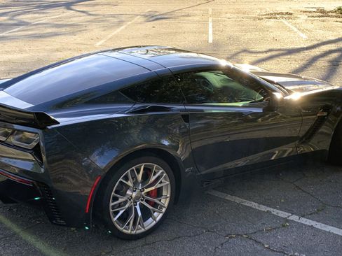 Used 2017 Chevrolet Corvette Z06 w/ Z07 Performance Package image 5