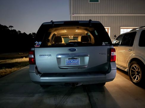 Used 2008 Ford Expedition XLT image 10