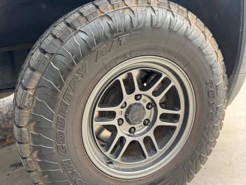 Used 2023 GMC Sierra 1500 AT4 w/ AT4 Premium Package image 14