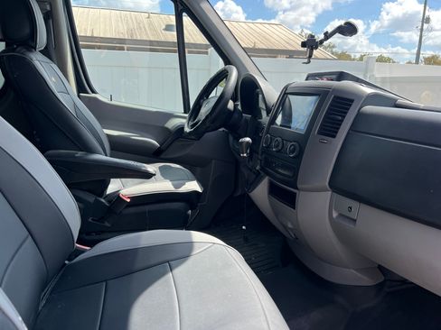 Used 2016 Mercedes-Benz Sprinter 2500 image 10