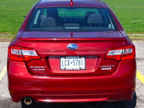 Used 2016 Subaru Legacy 2.5i Premium image 9