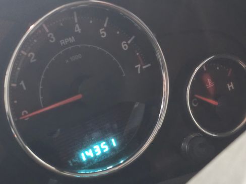 Used 2013 Jeep Wrangler Unlimited Rubicon w/ Connectivity Group image 12