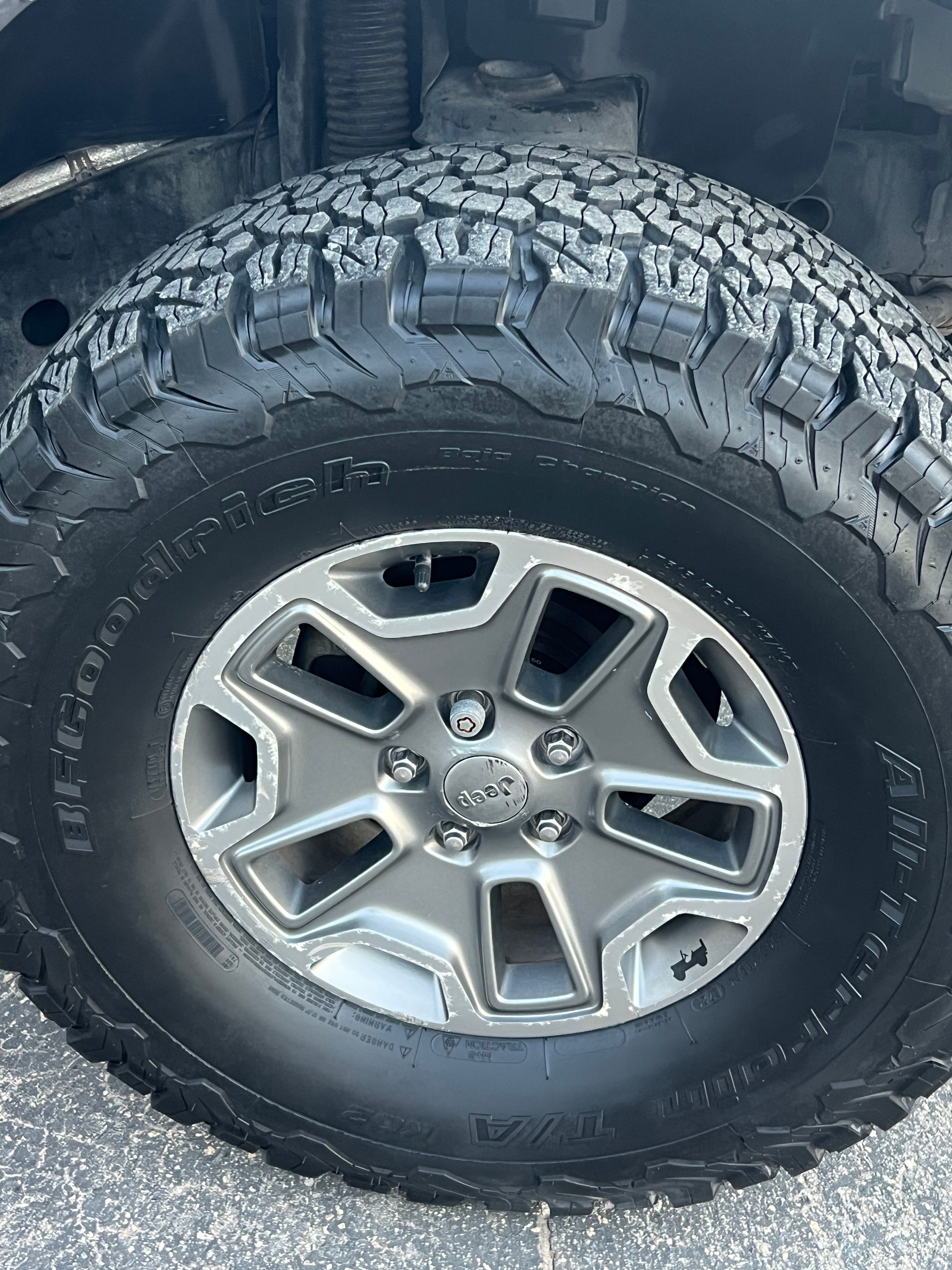 Used 2015 Jeep Wrangler Unlimited Rubicon w/ Dual Top Group AWD/4WD image 4