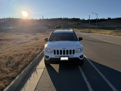 Used 2011 Jeep Compass Latitude w/ Sun/Sound Group image 2