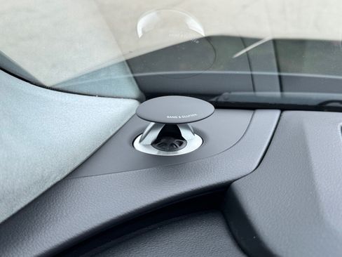 Used 2015 Audi A8 L 4.0T w/ Premium Package image 18