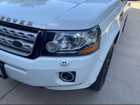 Used 2014 Land Rover LR2 HSE image 10