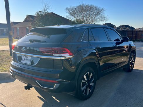 Used 2022 Volkswagen Atlas Cross Sport SE image 8