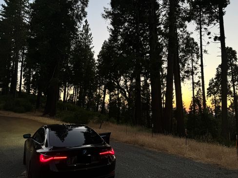 Used 2023 BMW i4 eDrive35 w/ Premium Package image 6